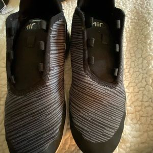 Nike Air Max 270 Wolf Grey size 3Y.